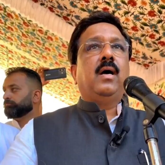 Congress leaders speaking at the Voter Adhikar Samelan in Uri