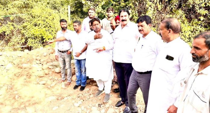 Raman Bhalla and Congress leaders visit Bagh-e-Bhau tourist circuit