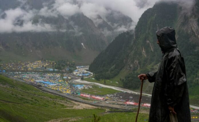 Pilgrims waiting at Baltal during Amarnath Yatra